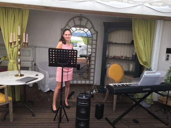 Arima événementiel - Chanteuse et pianiste événementiel